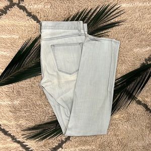 LIKE NEW UNIQLO LIGHT DENIM JEANS